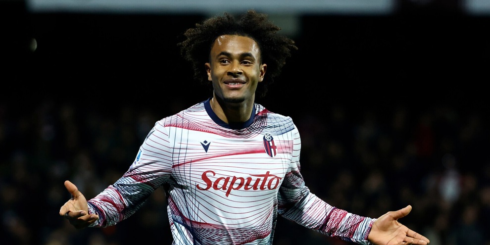 Bologna in zona Champions: doppio Zirkzee, Simy non basta alla Salernitana