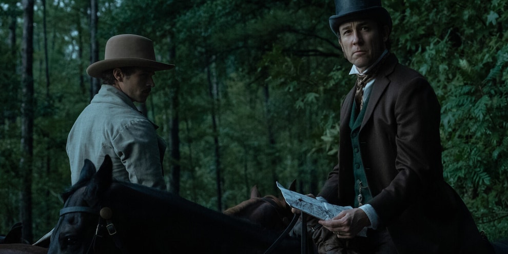 Le prime immagini della nuova serie Manhunt