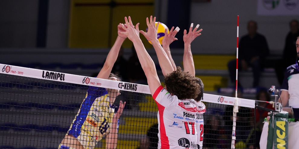 Santa Croce, in serata si, travolge la Tinet