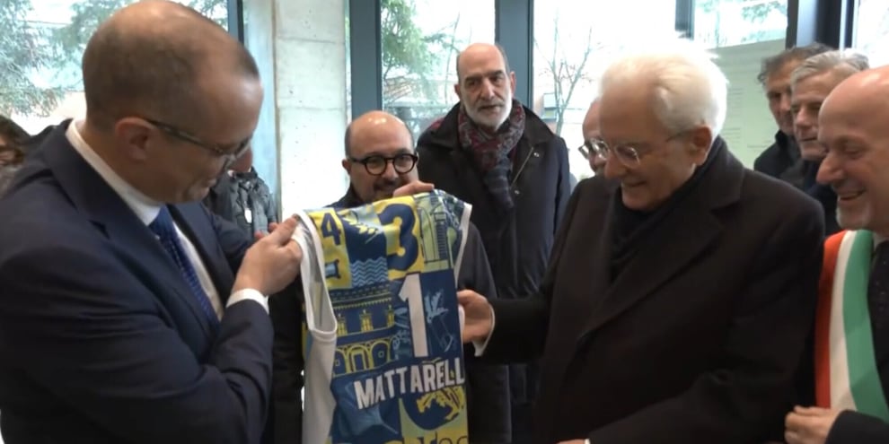 Al Presidente Mattarella la maglia speciale di Vallefoglia
