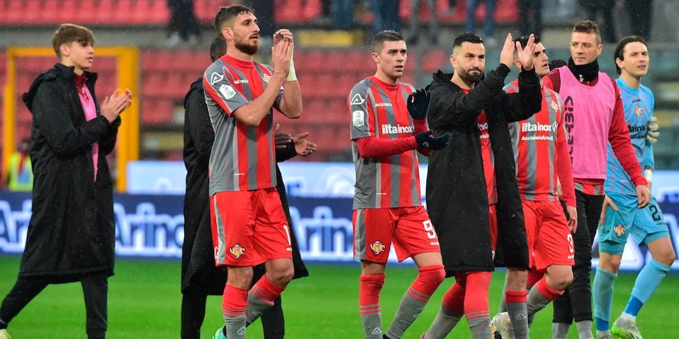 Ascoli-Cremonese: Stroppa cerca la zampatA