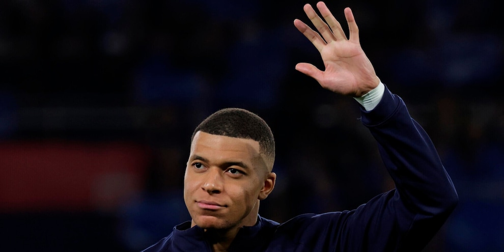 “Mbappé ha già firmato il contratto col Real Madrid, accordo per 5 stagioni”
