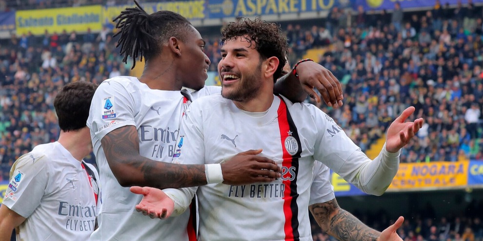 Milan, quinta vittoria di fila: tris a Verona e +3 sulla Juventus