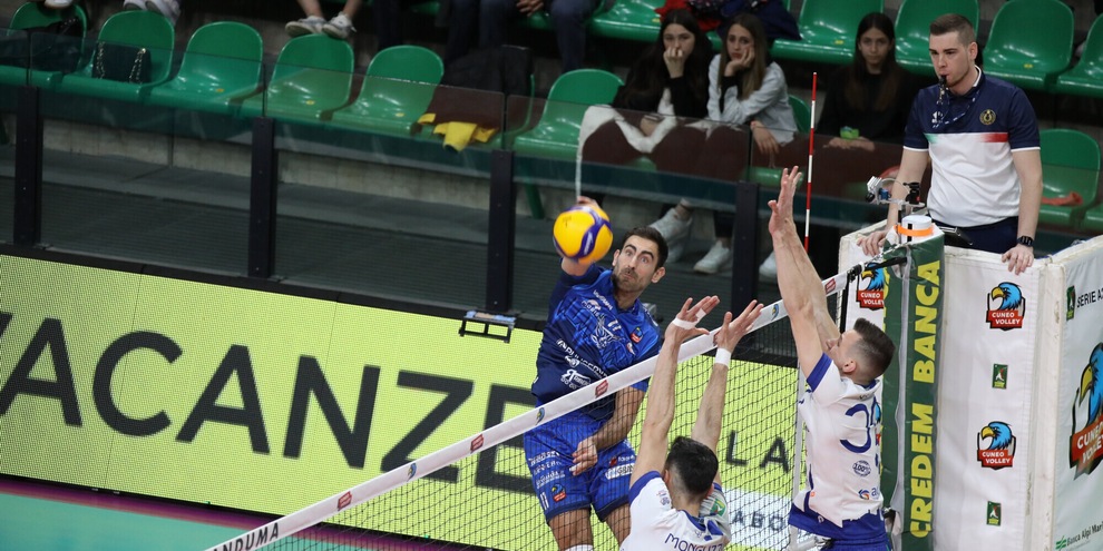 Cuneo scavalca Siena, Castellana Grotte retrocede