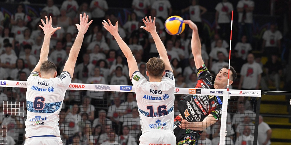 Perugia doma Milano nella prima sfida di semifinale Perugia doma Milano nella prima sfida di semifinale