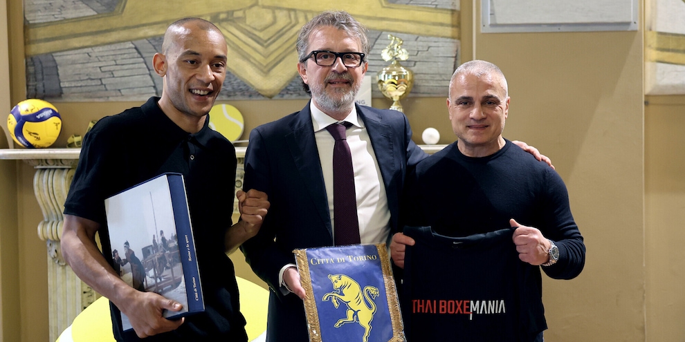 Christian Zahe premiato dall'Assessore Domenico Carretta