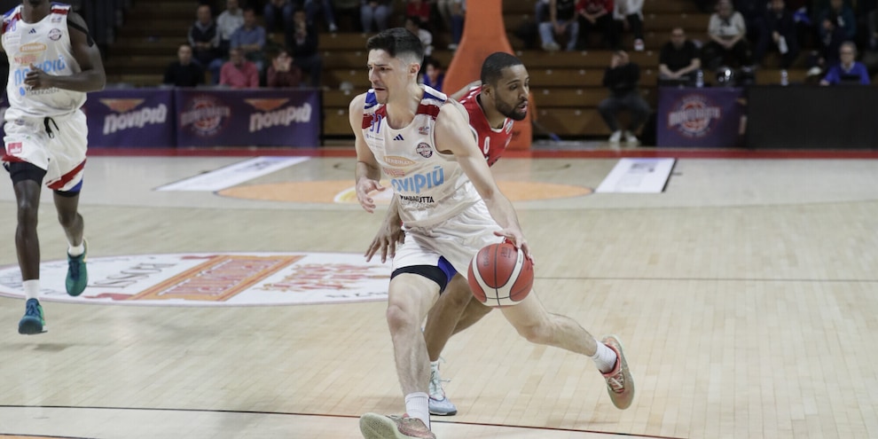 Vince Chiusi, Monferrato Basket retrocede in Serie B