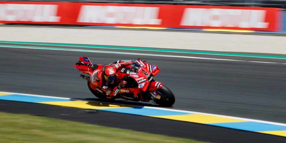 MotoGp Le Mans, Bagnaia cade ma è 2°! Martin in pole, Marquez chiude 13°