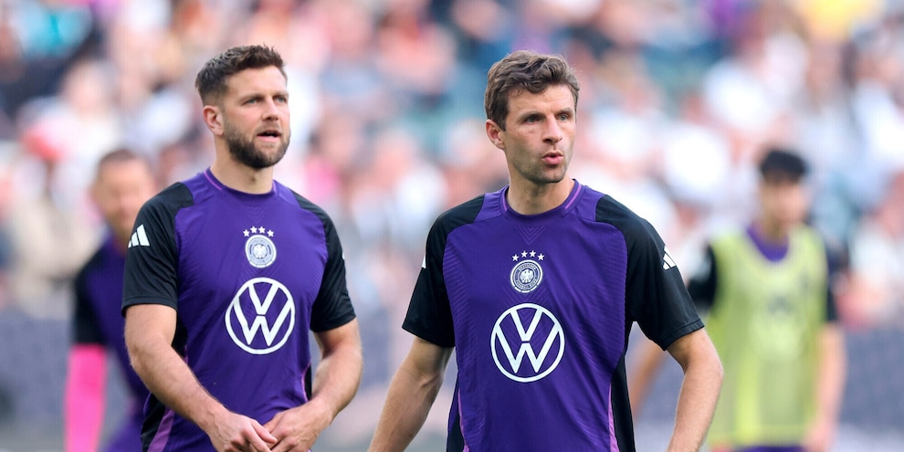 Germania favorita contro la Scozia, Müller e Kroos guidano i tedeschi