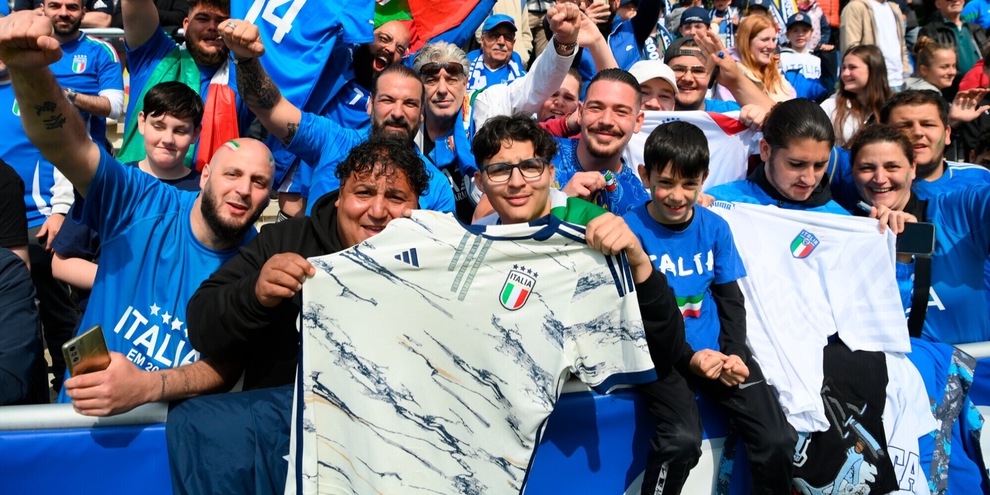 Italia-Albania: sugli spalti è come un derby