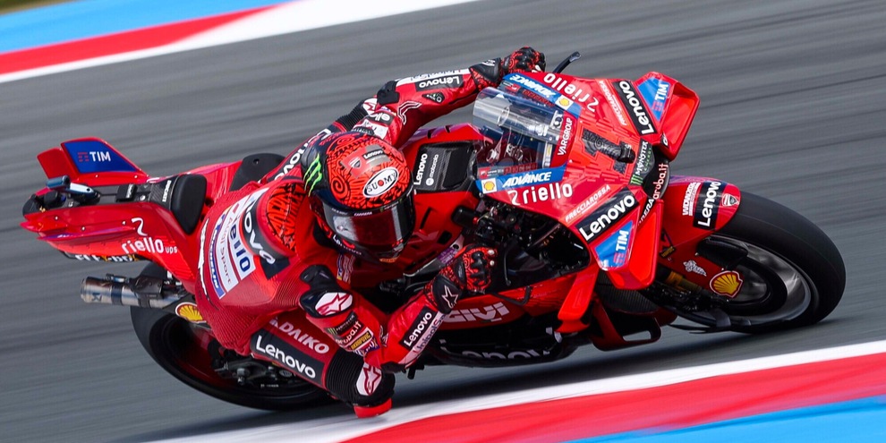 Bagnaia davanti a tutti: pole e tempo record ad Assen! Martin e Vinales inseguono