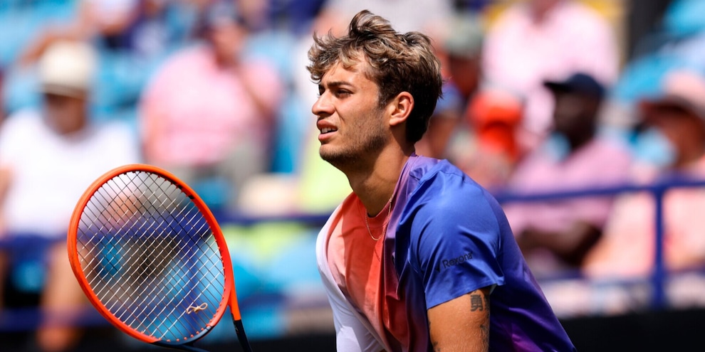 Cobolli saluta Amburgo agli ottavi, Zhang vince e avanza