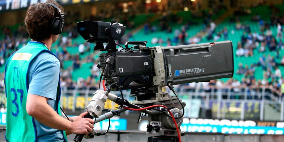 Calcio su Sky, via alla nuova stagione: 30 big match e 1900 partite Calcio su Sky, via alla nuova stagione: 30 big match e 1900 partite