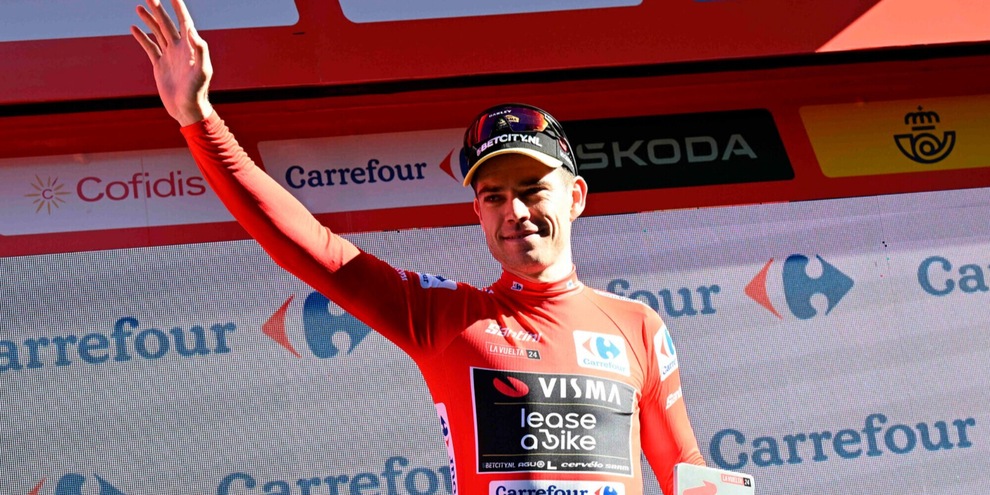 Vuelta, Van Aert veste rosso ma senza la vittoria: "Sono in forma e ci riproverò"