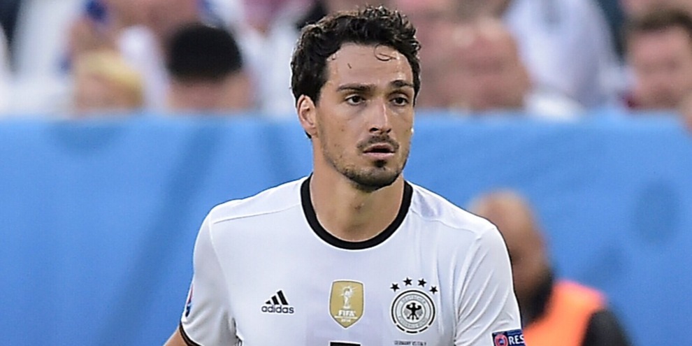 Hummels si avvicina alla Roma: altro colpo a zero dopo Hermoso