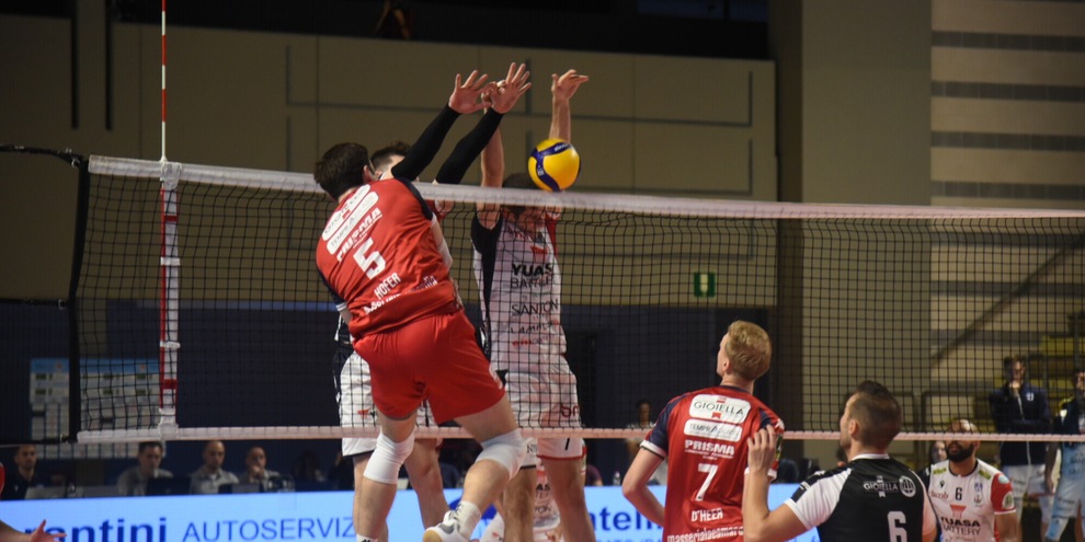 Taranto deve lottare ma alla fine doma Grottazzolina