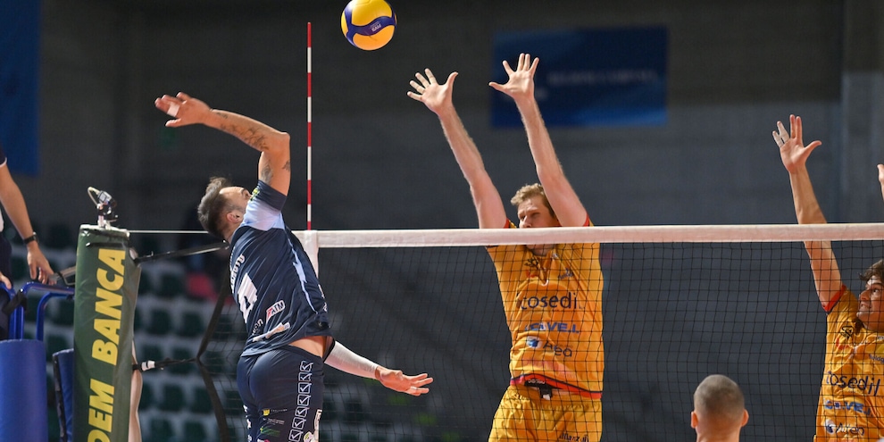 Impresa Aversa: superata Acicastello