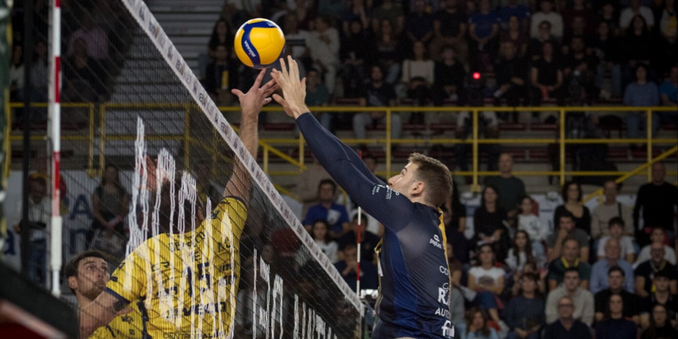 Modena vince in rimonta l'anticipo di Verona