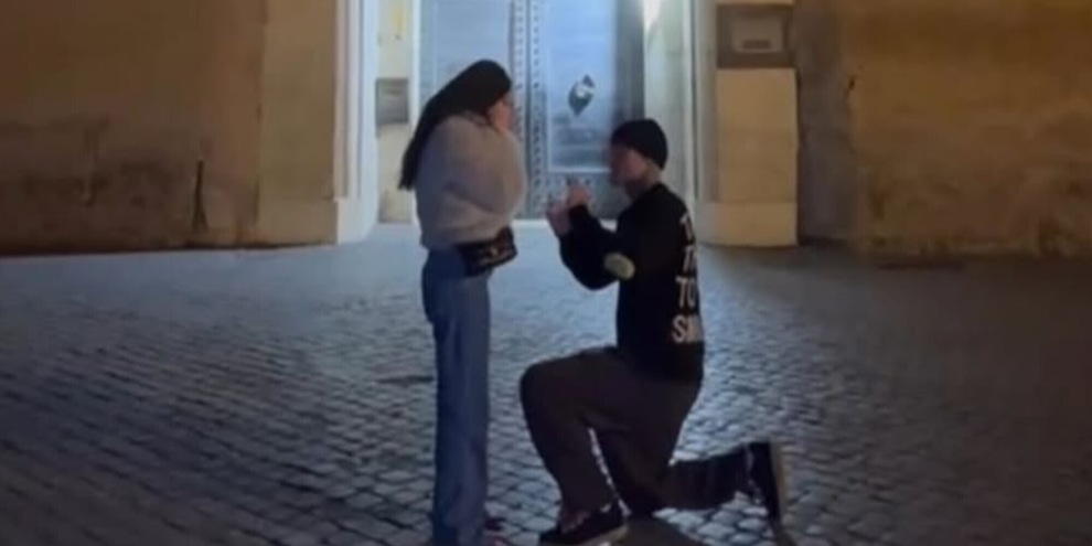 Scamacca, la proposta di matrimonio alla fidanzata scatena Chiara Nasti: "La gente..."