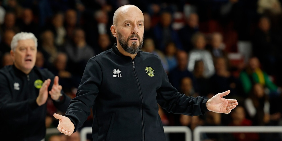 Cavina fuori: la paura fa cambiare allenatore