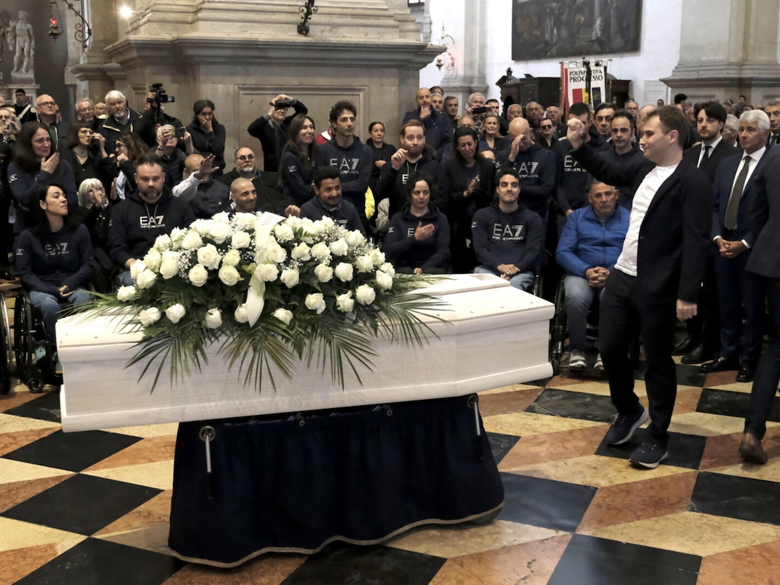 "Zanardi, il senso della vita": ai funerali di Alex anche i suoi "figli" paralimpici
