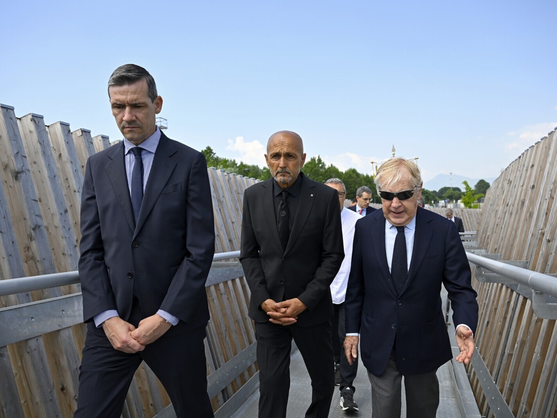 <p>Spalletti, il ricordo più forte: “Immobile e attonito alla tv, non sapevo che quelle immagini…”</p>
