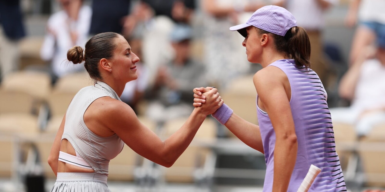 Roland Garros, altra sorpresa: Swiatek crolla contro Kostyuk, avanza Cirstea