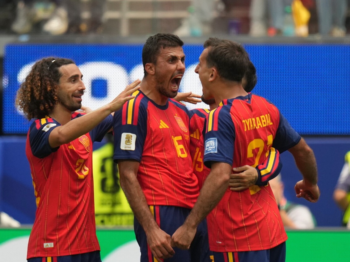 Spagna agli ottavi dei Mondiali: tris all'Austria e Unai Simon supera Zenga