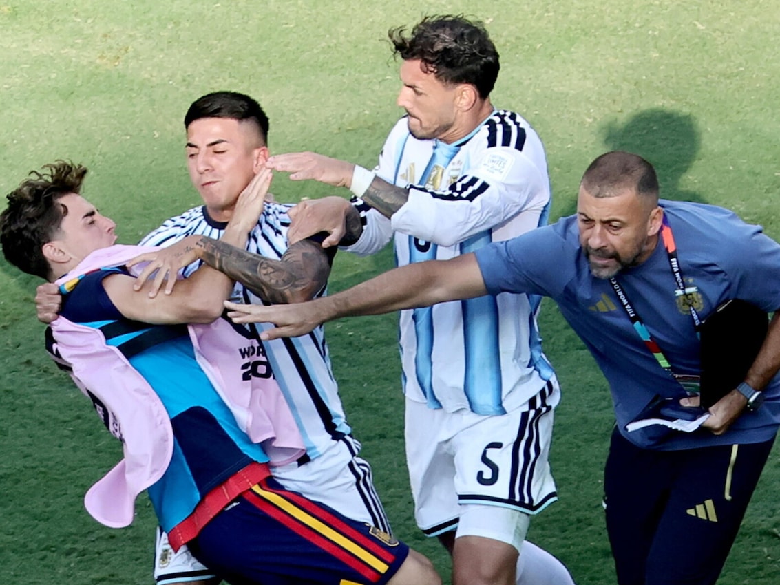 Paredes e Molina, maxi squalifiche! Stangata della Fifa all'Argentina: le sanzioni post Mondiale
