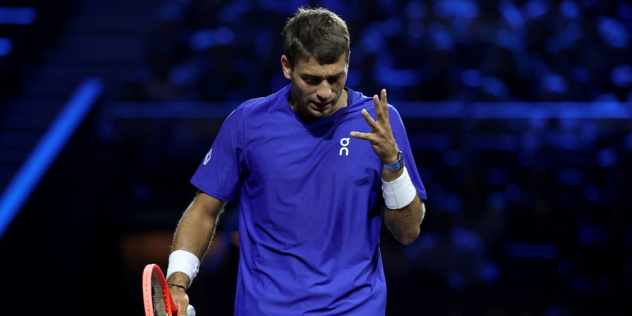Cobolli rimontato da Tien: Laver Cup in parità in attesa di Zverev