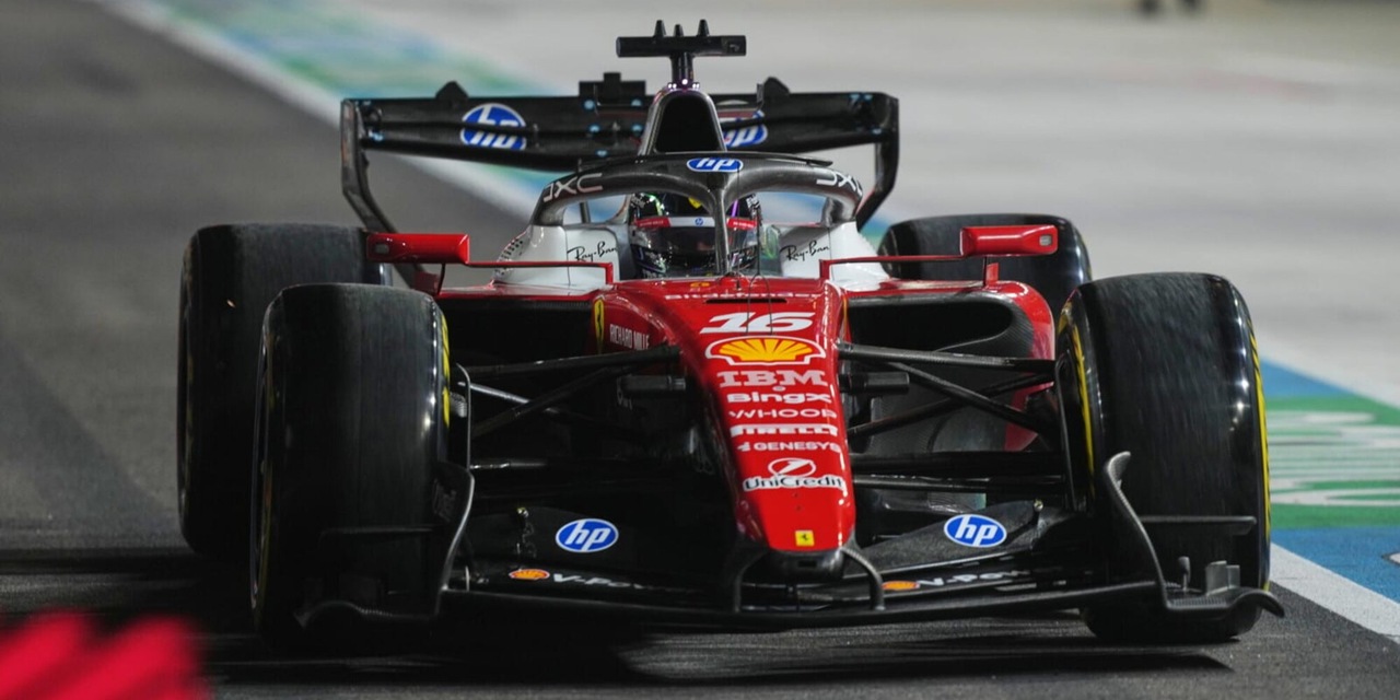 Leclerc terzo, Hamilton e Antonelli indietro: Verstappen in pole per la Sprint di Singapore