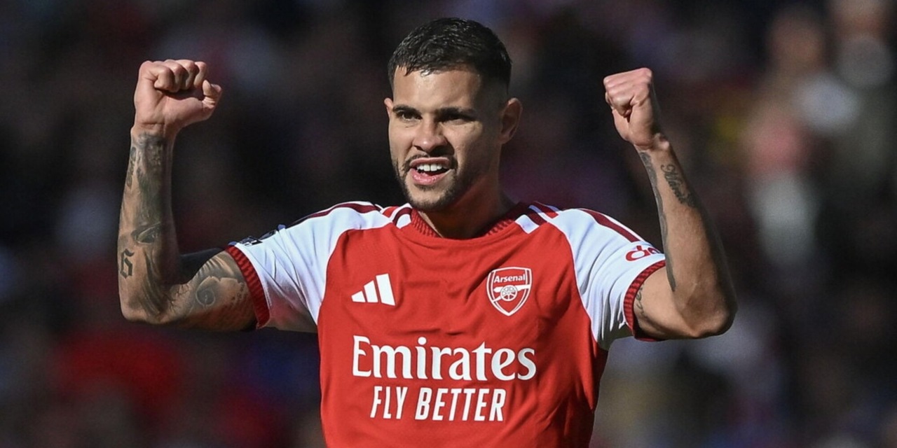 L'Arsenal vince in rimonta e aggancia il City in testa alla Premier: Leeds ko
