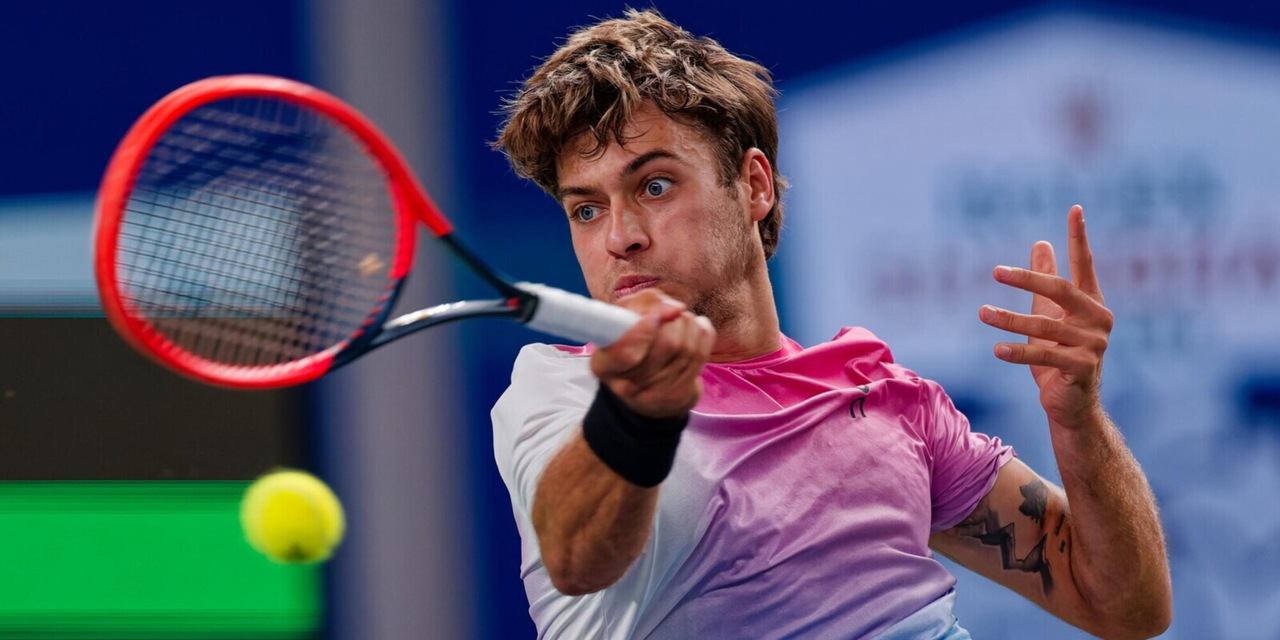 Cobolli batte Dimitrov e guai fisici: è agli ottavi a Vienna, ora il derby con Berrettini