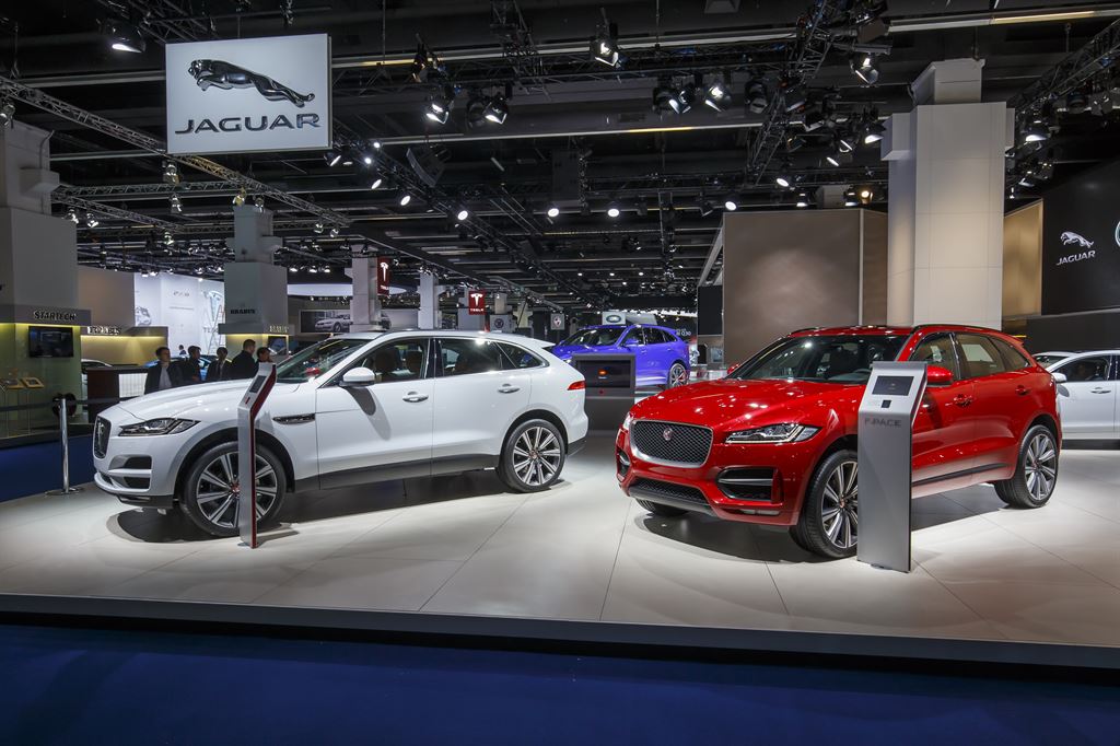 Salone di Francoforte, Jaguar F-Pace: foto e prezzi