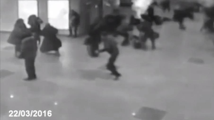 Attentato aeroporto Bruxelles: il momento dell'esplosione