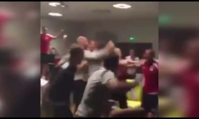 Inghilterra fuori da Euro2016: il Galles festeggia
