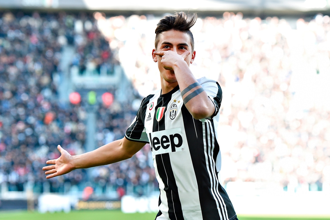 È Dybala-mask mania, i tifosi si scatenano: ecco le ipotesi