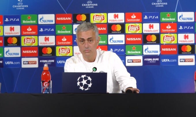 Mourinho: "Tre dita? I tifosi della Juve mi hanno insultato"