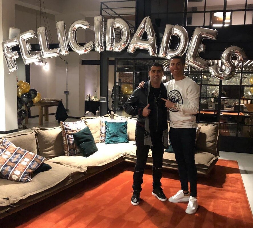 Juve, Ronaldo riunisce la famiglia per il compleanno: «Che cominci la festa del re»