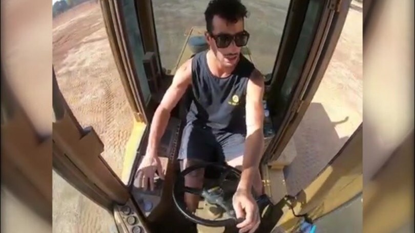 Mezzo da trasporto insolito per Daniel Ricciardo