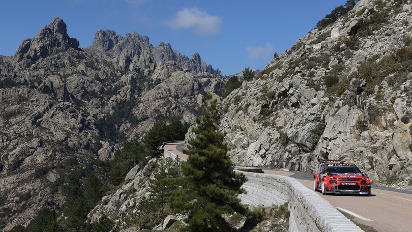 Rally Corsica: Ogier avanza, Evans in testa