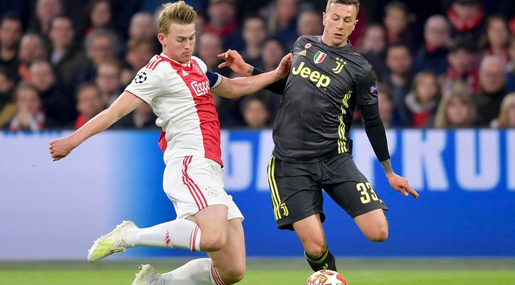 Juve, De Ligt strega tutti. Paratici: «È bravo»