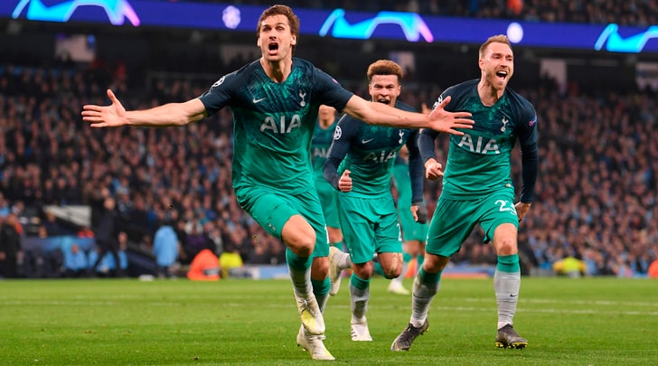 Spettacolo a Manchester, vince il City 4-3 ma passa il Tottenham: gol qualificazione di Llorente