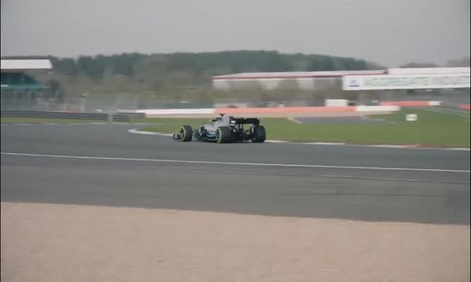 Trionfo Mercedes in Spagna, male le Ferrari