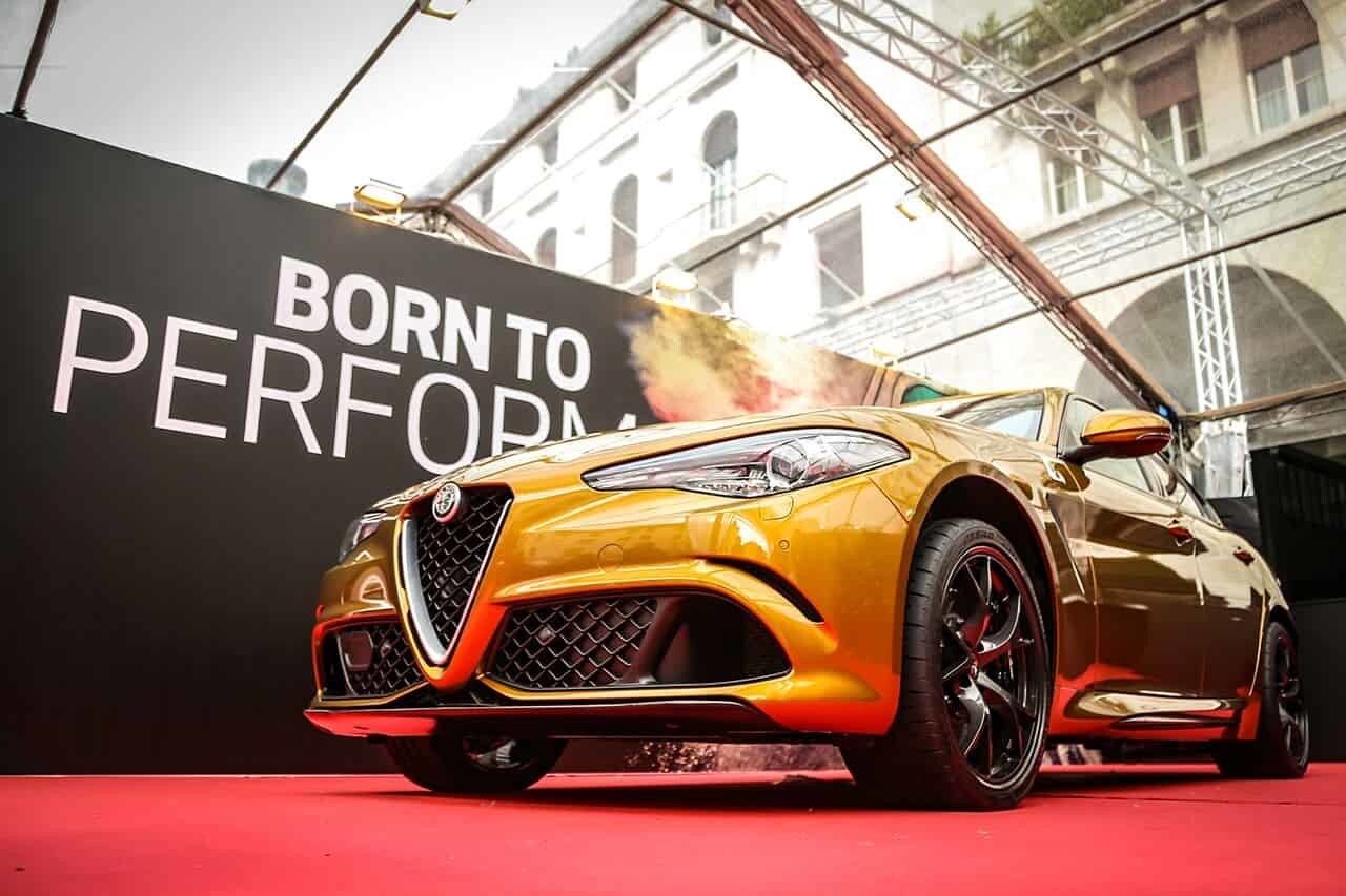 Alfa Romeo Giulia Quadrifoglio Ocra: le immagini