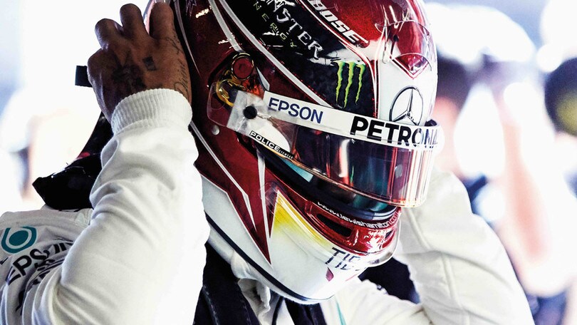 In nuovi occhiali Police disegnati da Lewis Hamilton