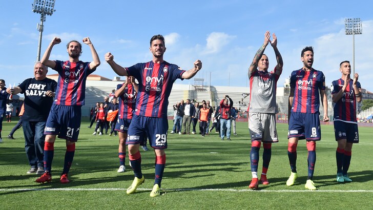 Crotone, ufficiale: preso il terzino Rutten a parametro zero