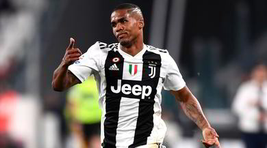 Douglas Costa: "Resto alla Juve. Voglio divertirmi con Sarri e Ramsey"