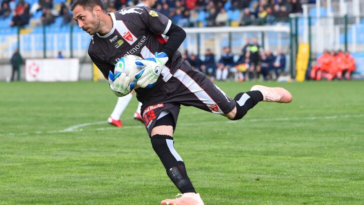 Reggina, ufficiale l'arrivo di Guarna