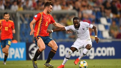 La Spagna vola in finale battendo facilmente la Francia. Fàbian Ruiz incanta Reggio Emilia